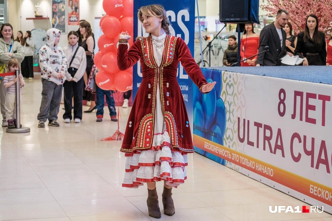 В конкурсе талантов она исполнила башкирский танец | Источник: Булат Салихов / UFA1.RU