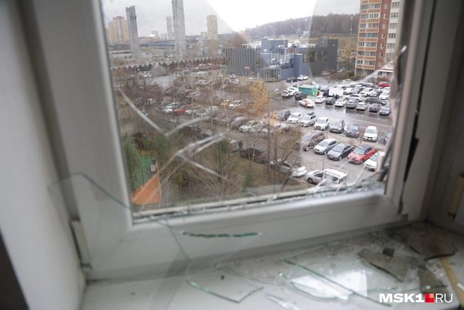 Власти Красногорска пообещали проконтролировать подрядчика, устроившего погром при демонтаже «Снежкома» | Источник: Дмитрий Толстошеев / MSK1.RU