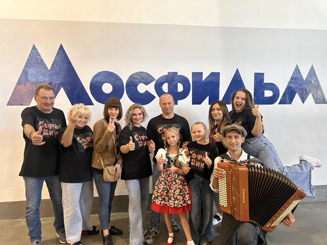 София и её команда поддержки перед шоу | Источник: Личный архив Юлии Шишикиной