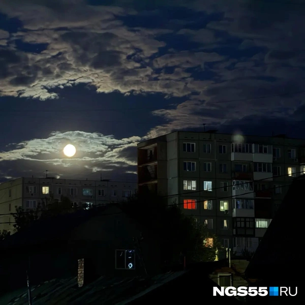 Кажется, что на небе кто-то включил свет | Источник: Евгений Софийчук / NGS55.RU