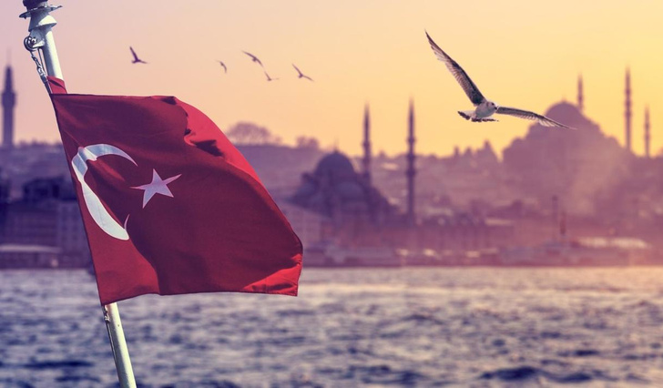 «Лучше повременить»: астролог назвала дату, когда россиянам можно будет поехать в отпуск в Турцию