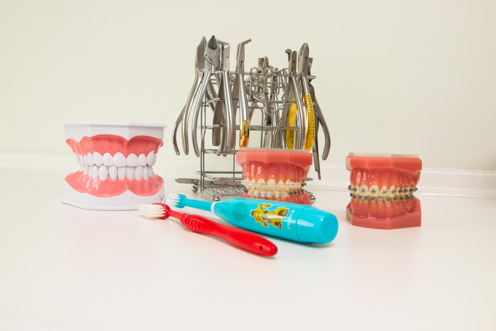 Чудо-средство? Стоматолог из Архангельска рассказал, покупать ли ребенку электрическую зубную щетку