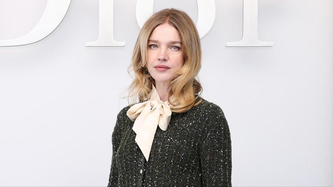 Беременная Наталья Водянова пришла на похороны визажиста Guerlain в Париже