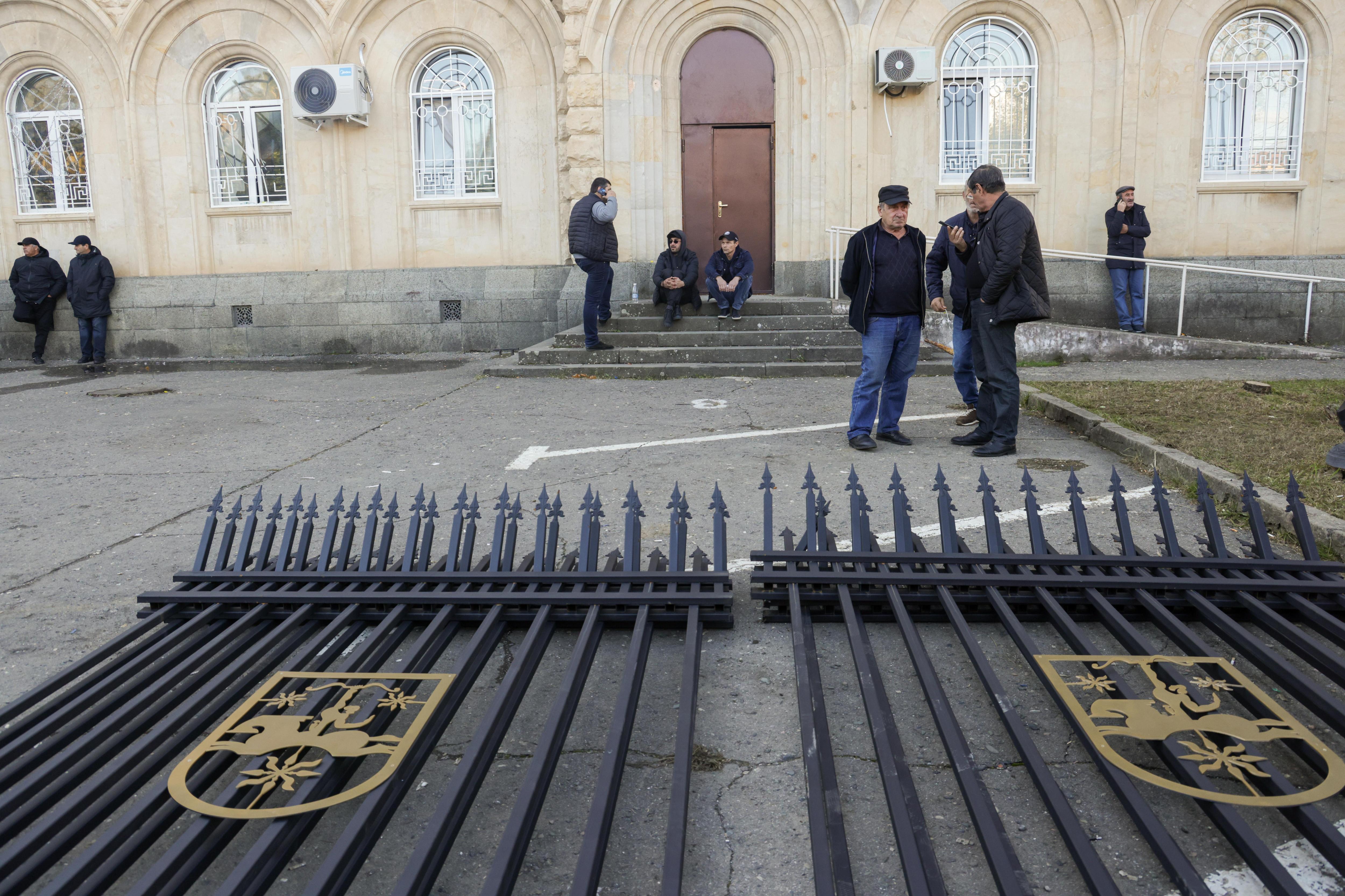 Смену власти в Абхазии Россия может и не заметить. Политолог Виноградов оценил риски большого кризиса в республике