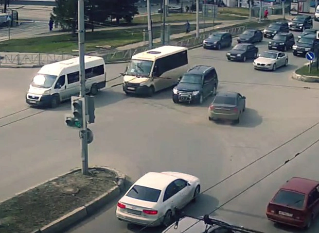 На Московском шоссе столкнулись Chevrolet и внедорожник (видео) | ya62.ru