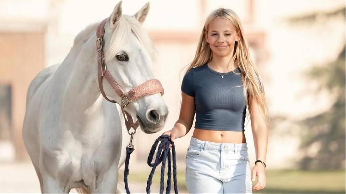 Какой растет 13-летняя дочь Карлы Бруни и Николя Саркози, которая стала звездой ТикТока