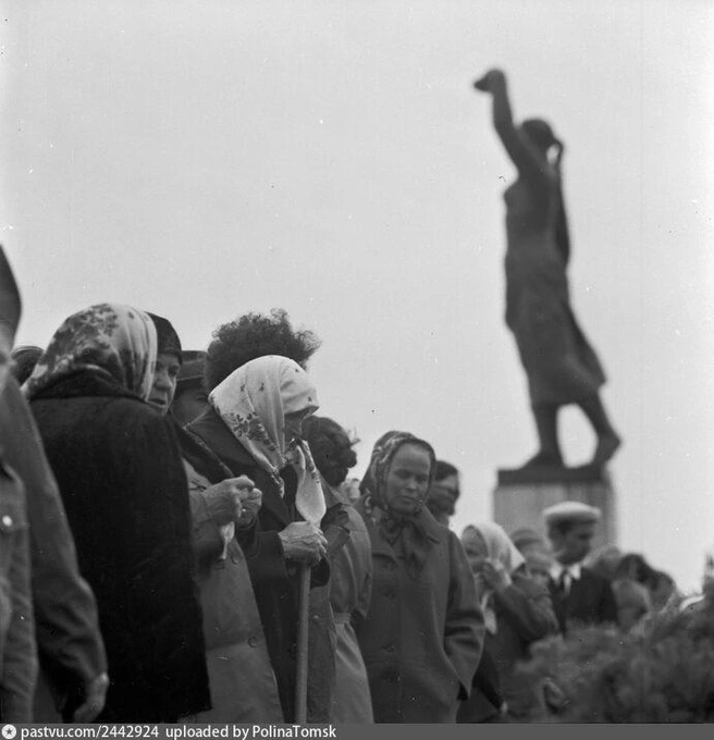 Площадь Победы в городе Асино (1978–1980 гг.) | Источник: pastvu.com