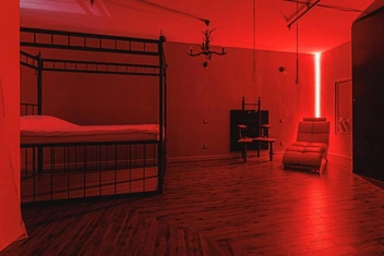 В отеле BDSM96 всего четыре номера, но три из них уже заняты на День всех влюбленных | Источник: Bdsm96.ru