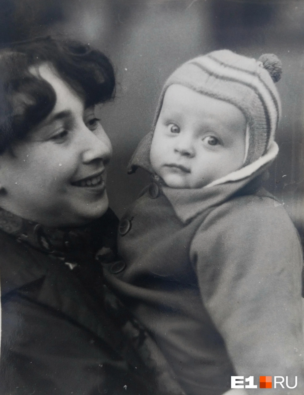 На фото&nbsp;1969 года&nbsp;— Ирина и ее сын Вадим | Источник: семейный архив Ирины Панкевич