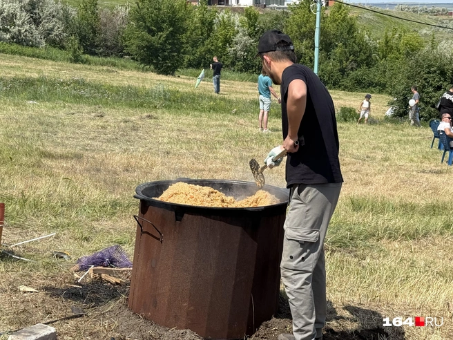 Отовсюду аромат плова | Источник: Сергей Петунин / 164.RU
