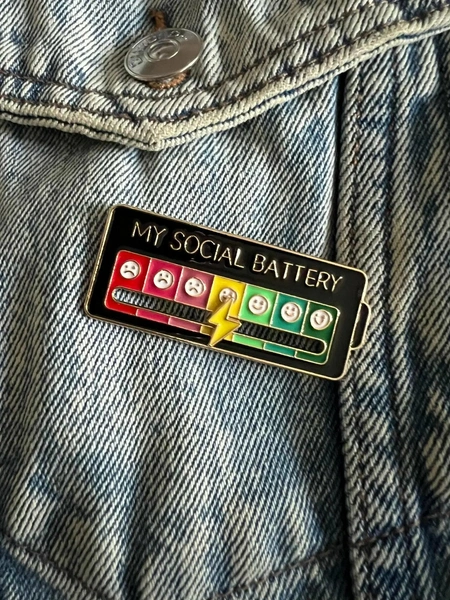 Пин «Социальная батарейка»
