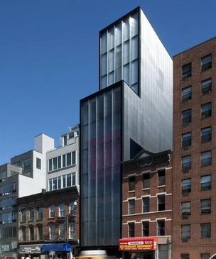 Здание Нормана Фостера на Бауэри выставлено на продажу за $30 млн