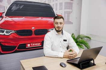 Здесь работают опытные специалисты, которые постоянно следят за автомобильной сферой  | Источник: Ксения Зимина 