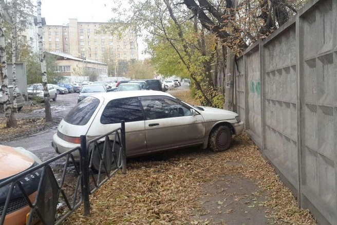 Это не автомобиль — это тренажёр для прыжков в высоту! | Источник: Анна Свинцова