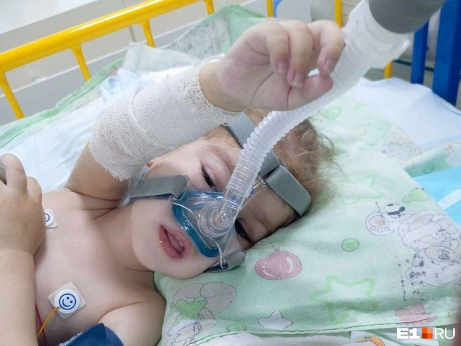 Девочка долгих четыре месяца не могла дышать без кислородной поддержки, мыщцы её легких ослабли | Источник: Марина Стольникова