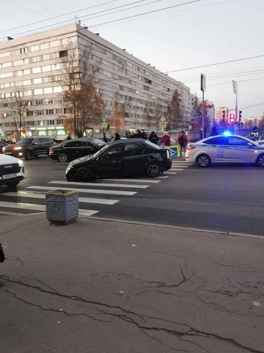 Трое пострадали в массовом ДТП на Просвещения | Источник: Мегаполис | ДТП и ЧП | Санкт-Петербург | Питер