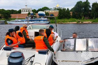 Рейд на Волхове: проверка судов и беседы с детьми