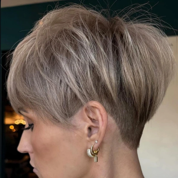 короткие стрижки, короткая стрижка женская, модные короткие стрижки, короткие стрижки 50, короткая стрижка с челкой, короткие стрижки 2025 женские, стрижка на короткие волосы для женщин, стрижка на короткие волосы фото, короткие стрижки женские фото | Источник: Социальные сети