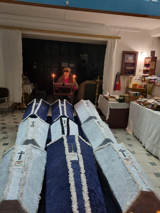Чтение Неусыпаемой Псалтири по усопшим шло всю ночь | Источник: Под Покровом Богородицы / Vk.com