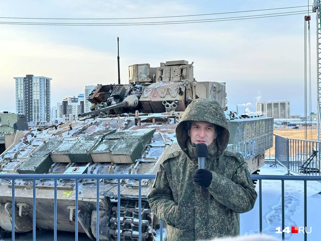 Александр Авдеев рассказывает о «Брэдли» | Источник: Илья Константинов / 14.RU