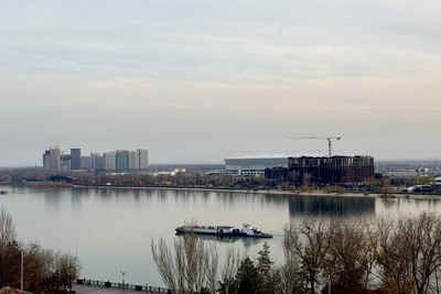 Чиновник оценил вид на стадион, перекрытый отелем