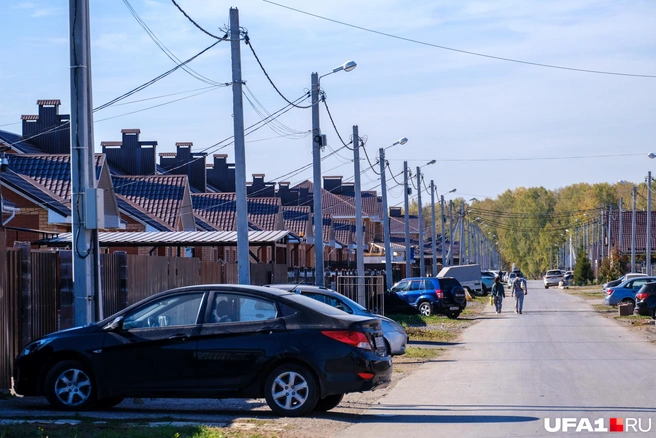 Еще одна улица, полная похожих домов | Источник: Булат Салихов / UFA1.RU