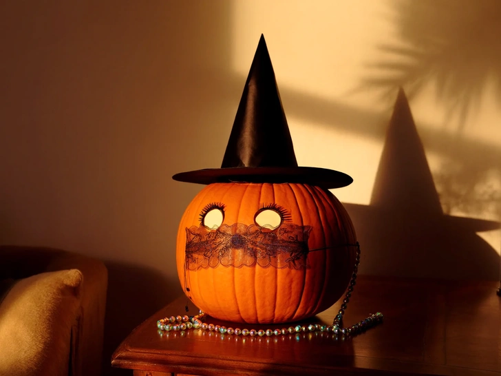 хэллоуин 2025, хэллоуин дата 2025, хэллоуин октябрь 2025, 31 октября хэллоуин 2025, идеи на хэллоуин 2025, хэллоуин 2025 тыква, Хеллоуин, Хеллоуин 2025, как украсить дом Хеллоуин, украшение дома на Хэллоуин | Источник: theDay/higgsfield