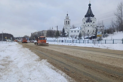 Дорожные службы Костромы усилили уборку снега