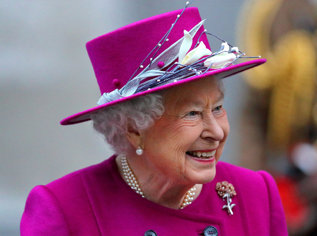 Шутки Ее Величества: Елизавета II знает толк в черном юморе