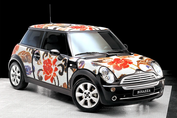 Mini wears Bisazza | Источник: Bisazza Archive