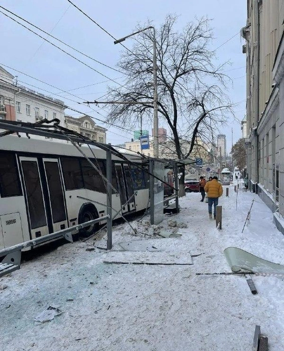 Остановочному павильону пришел конец | Источник: rostov-gorod.ru