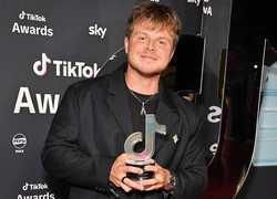 Помощь беженцам и жертвам изнасилований на войне: блогер из Украины Макс Клименко — лауреат премии TikTok