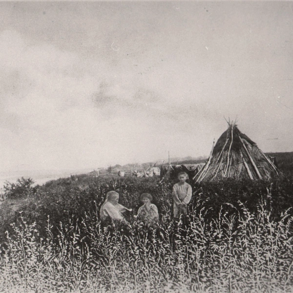 Владимир Ланин. Орочонский аул. 1870-1875. Из коллекции Гродековского музея | Источник: пресс-служба Росфото