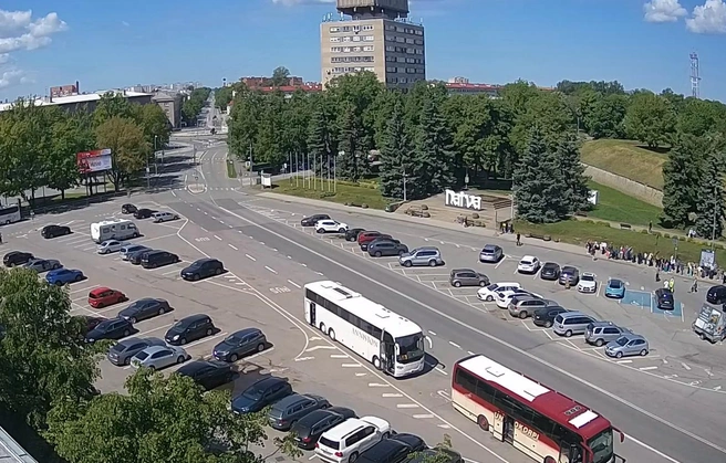 Очередь на границе в Нарве | Источник: balticlivecam.com