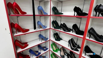 Туфли тут модницы точно смогут найти на любой вкус | Источник: Настасья Медведева / NGS.RU