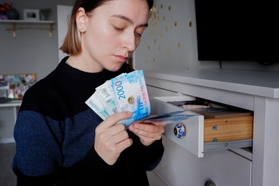 Новосибирцы о планах банков ввести задержку выдачи наличных