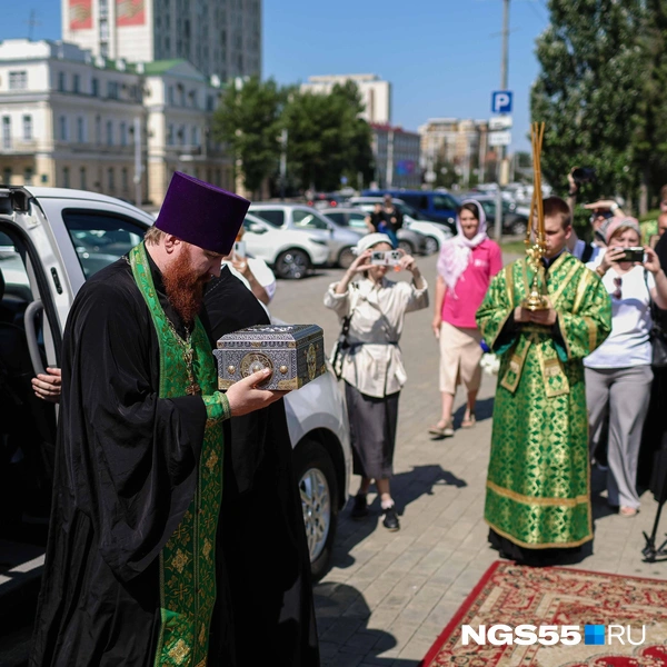 Мощи привезли из города Новомосковск Тульской области | Источник: Евгений Софийчук / NGS55.RU