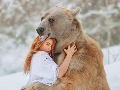 Похудевшая МакSим устроила экстремальную фотосессию с медведем: «После таких встреч я становлюсь лучше»
