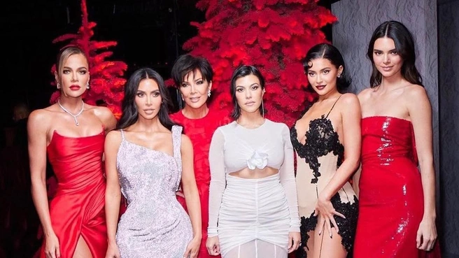 Кайли Дженнер пока не ответила на новые обвинения | Источник: @kardashians/instagram