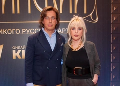 Дочь Пугачевой и Галкина* примерила образ Уэнсдей, жена Павла Мамаева показала лицо младшего сына: соцсети звезд