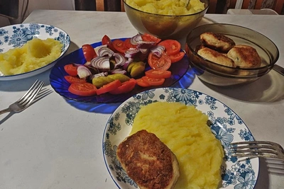 Volgograd Angler Shares Trophy Chub Cutlet Method