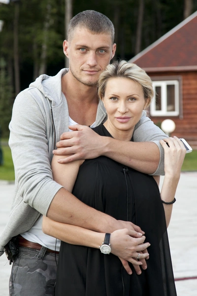 Элина обвиняла Задойнова в невнимании к дочери и неуплате алиментов