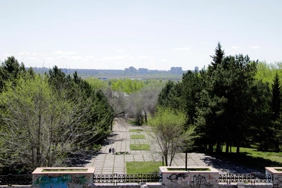 Непогода остановила аттракционы в двух парках Омска