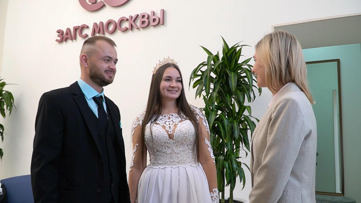 Первая свадьба на Международной выставке-форуме «Россия» стала космической
