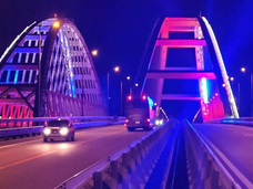 Движение остановлено, работает горячая линия: что к этому часу известно о ЧП на Крымском мосту
