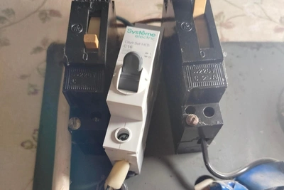 "I wouldn't go for three grand in this mess": Volgograd electrician demands 19,000 rubles for socket fix