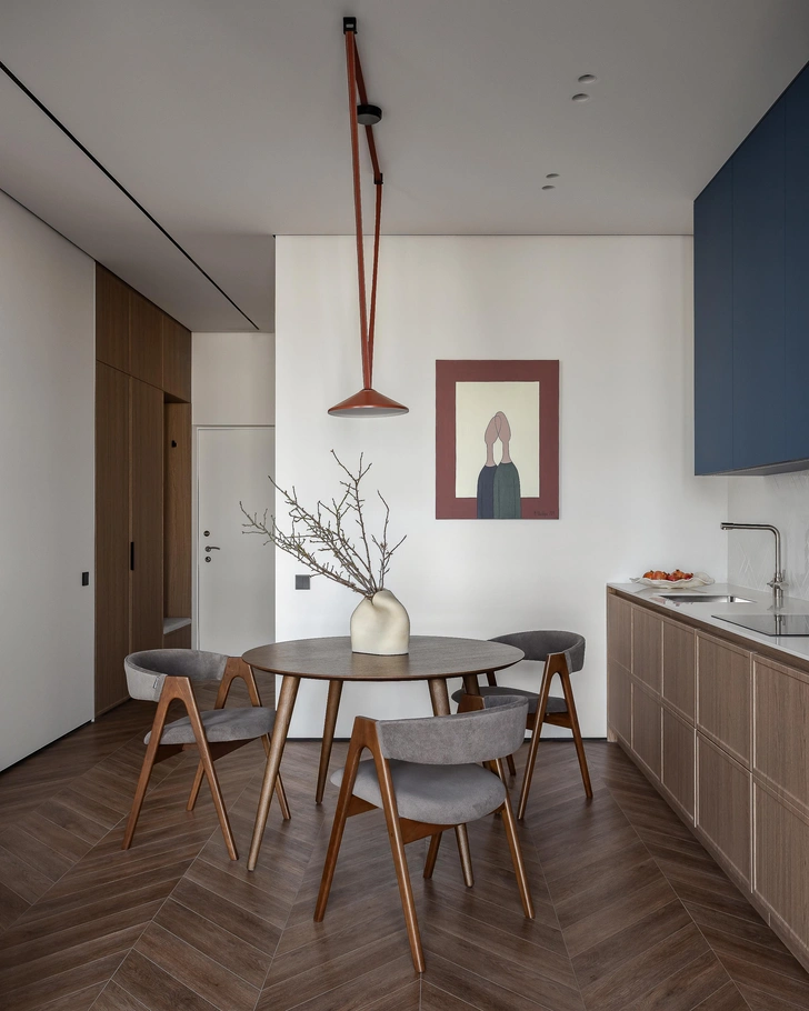 Стулья, DeepHouse. Стол, SK Design.  | Источник: Любовь Шкондина. Стиль: Екатерина Матвеева