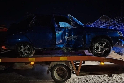 В Сорочинске водитель сбил женщину и влетел в дерево