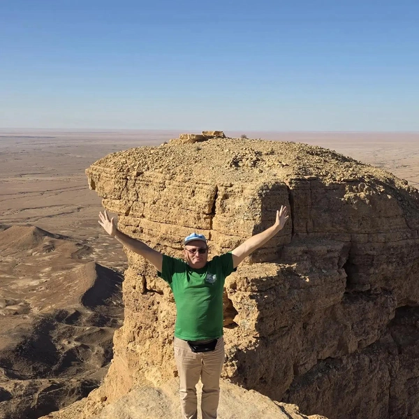 «Городок хоббитов» и подземный дом на 8 семей в пустыне: россиянин рассказал, зачем стоит лететь в Ливию