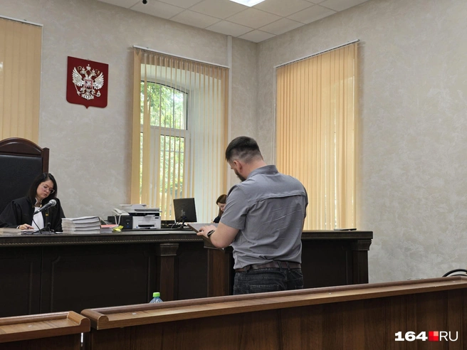 Представитель потерпевших Михаил Калашников выступил после прокурора | Источник: Семен Коротов-Майбах / 164.RU